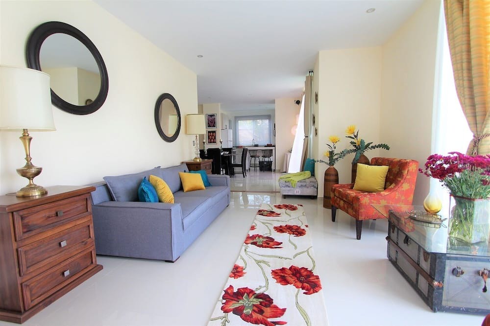 Photo of Livingroom in Riberas del Pilar