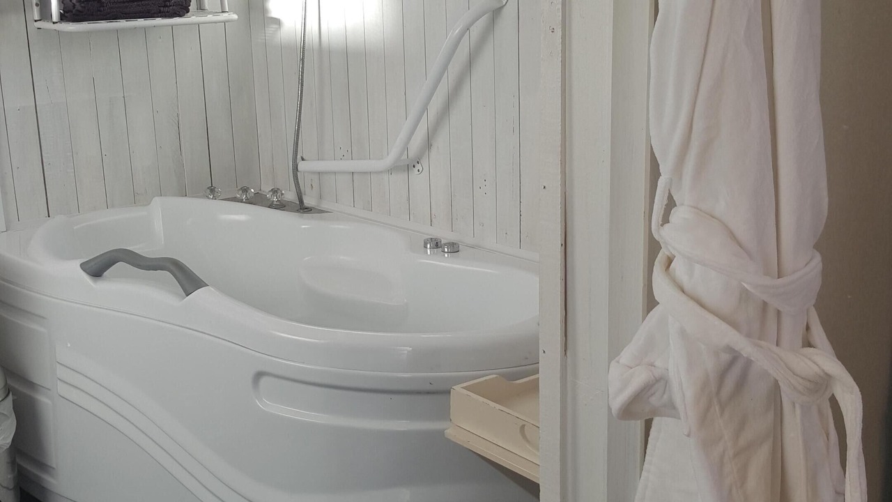 Photo of Bathroom in National Park Village