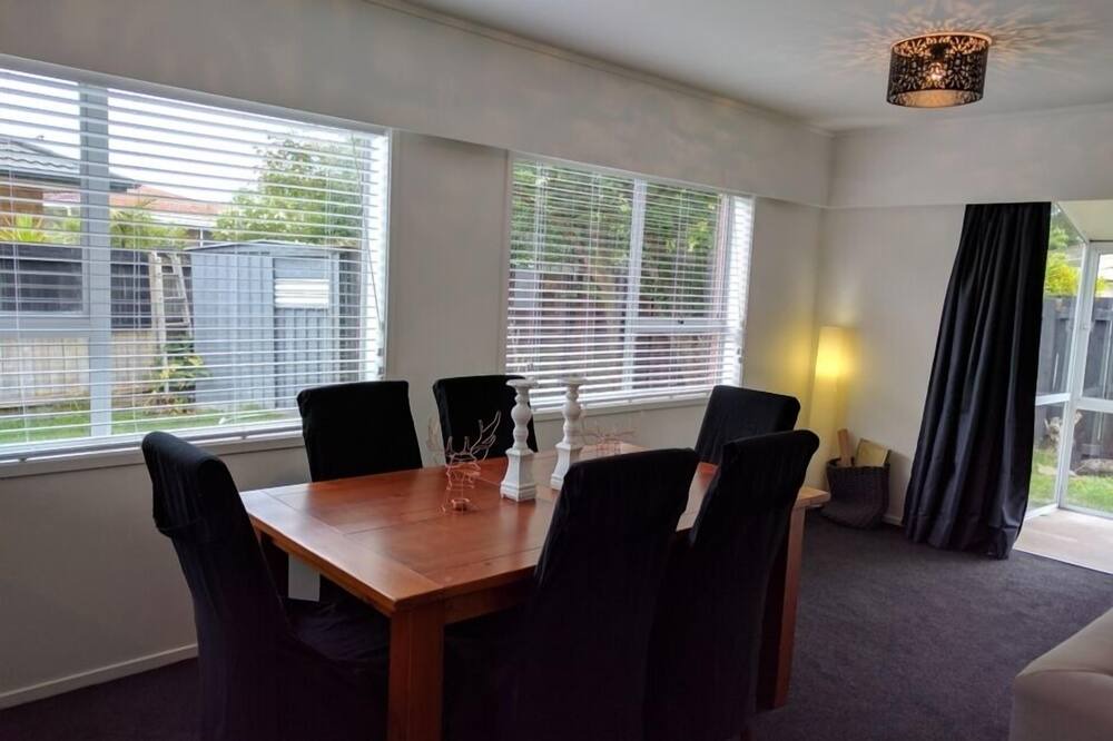 Photo of Livingroom in Orewa