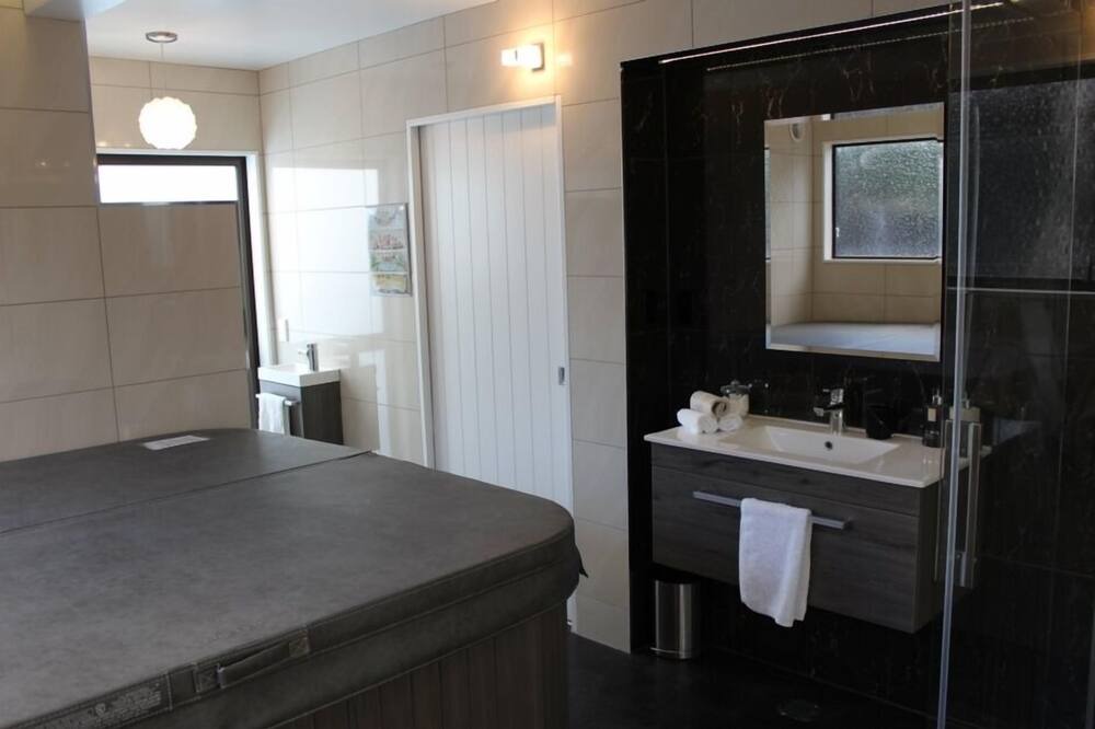 Photo of Bathroom in Paraparaumu Beach