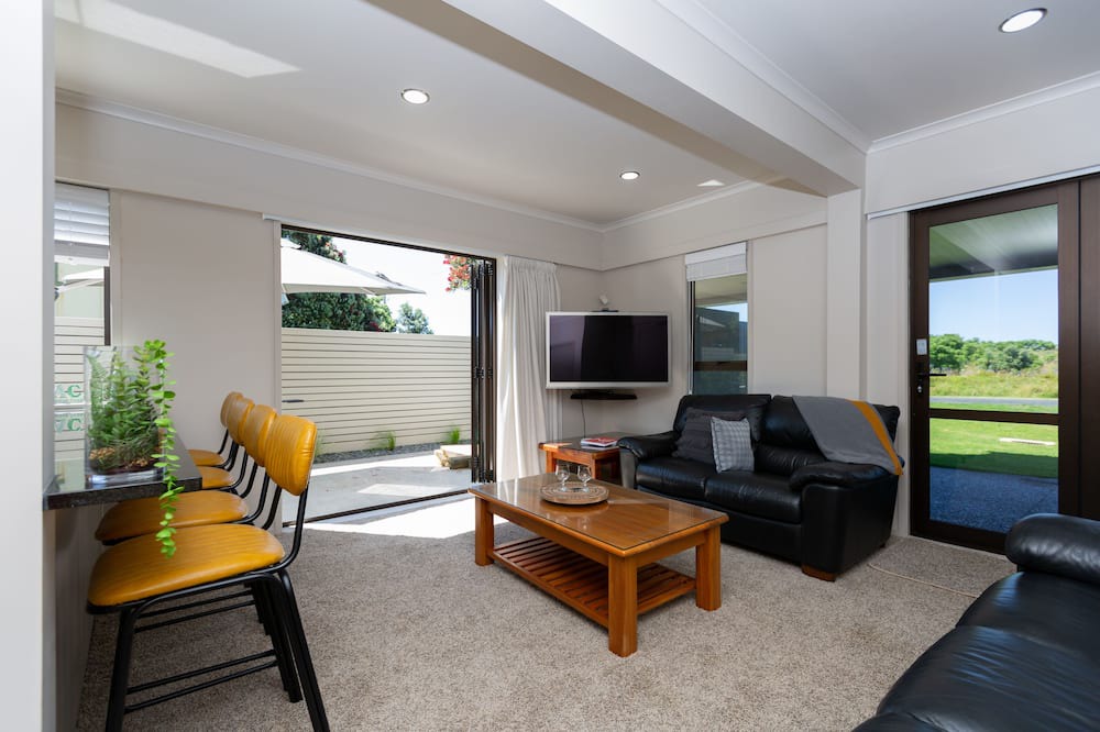Photo of Livingroom in Waihi Beach