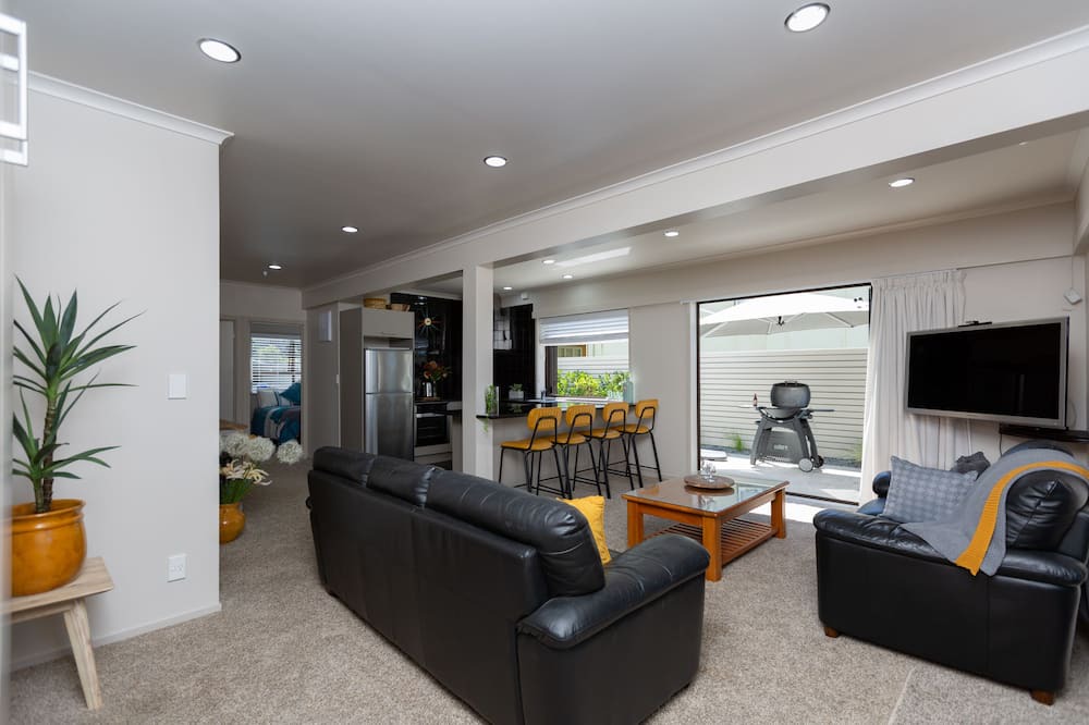 Photo of Livingroom in Waihi Beach