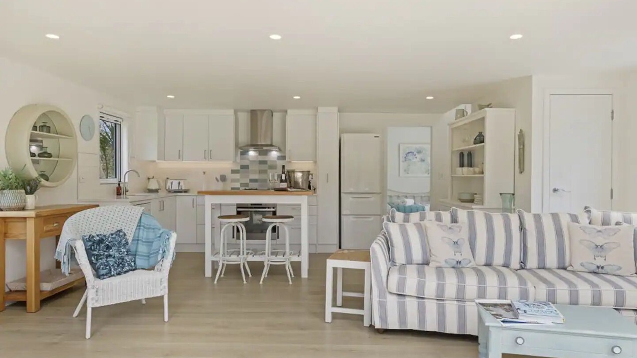 Photo of Livingroom in Leigh