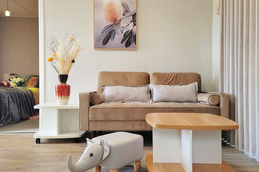 Photo of Livingroom in Stanmore Bay