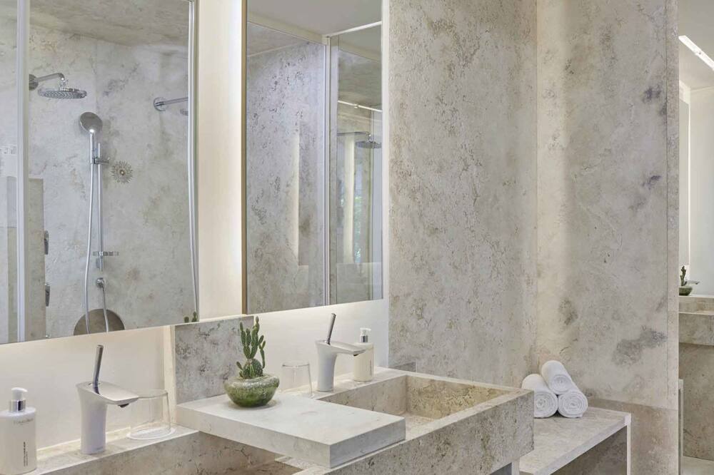 Photo of Bathroom in Zona Hotelera