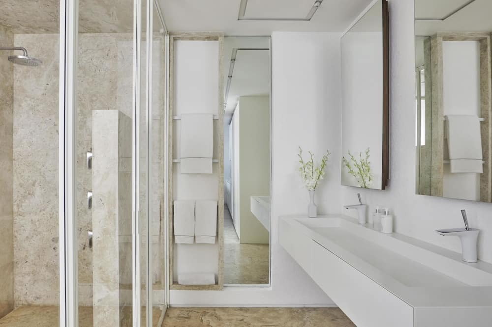Photo of Bathroom in Zona Hotelera