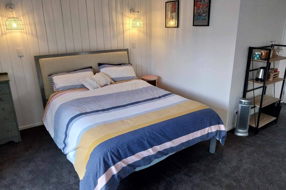 Photo of Bedroom in Snells Beach