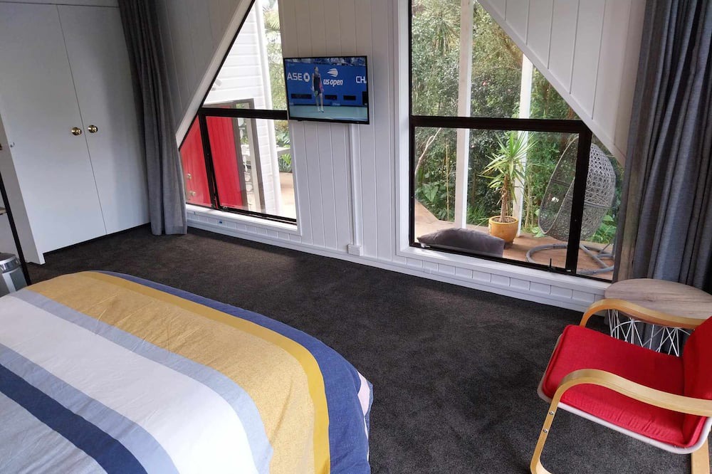 Photo of Bedroom in Snells Beach