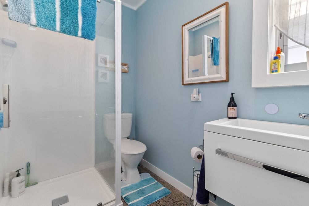 Photo of Bathroom in Whangamata