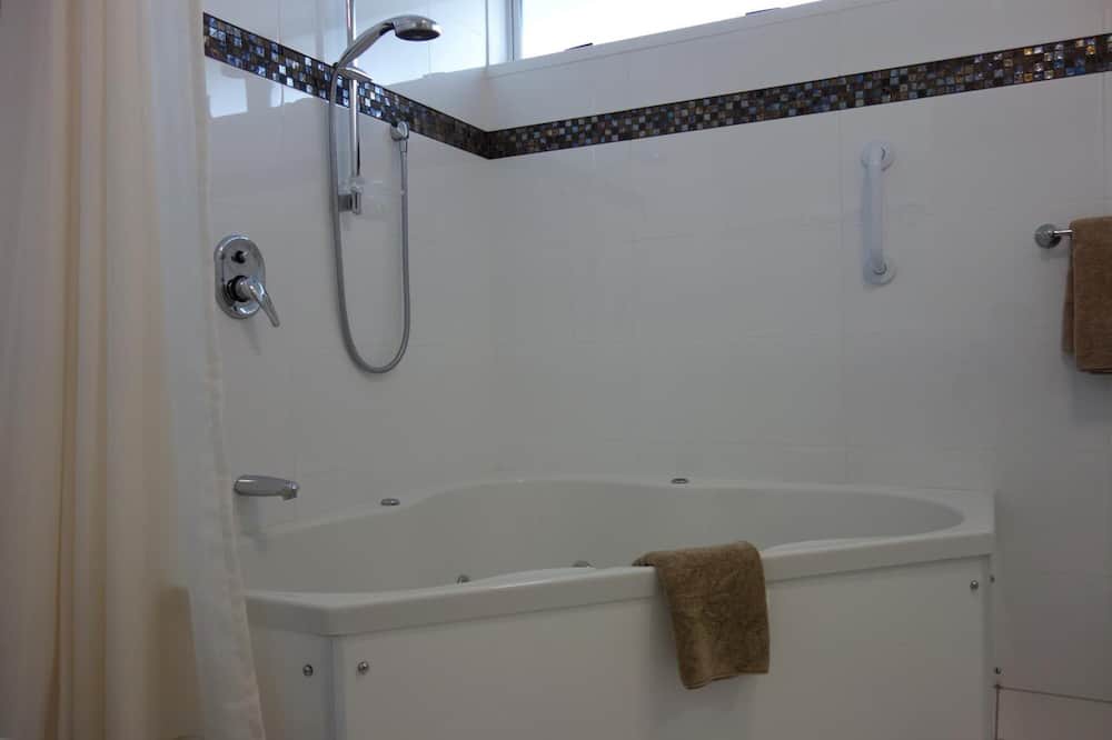 Photo of Bathroom in Parakai