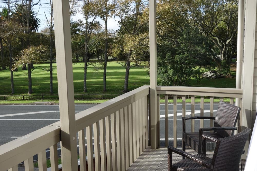 Photo of Patio Balcony in Parakai