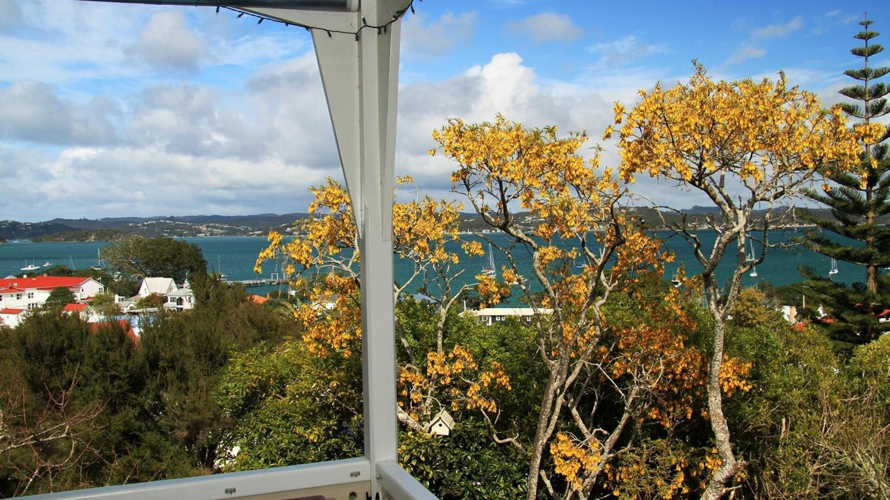 Photo of Patio Balcony in Russell