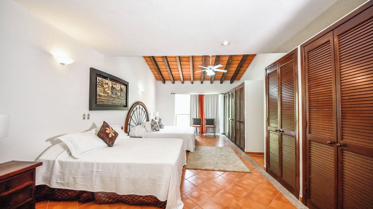 Photo of Bedroom in South Shore Hotel Area