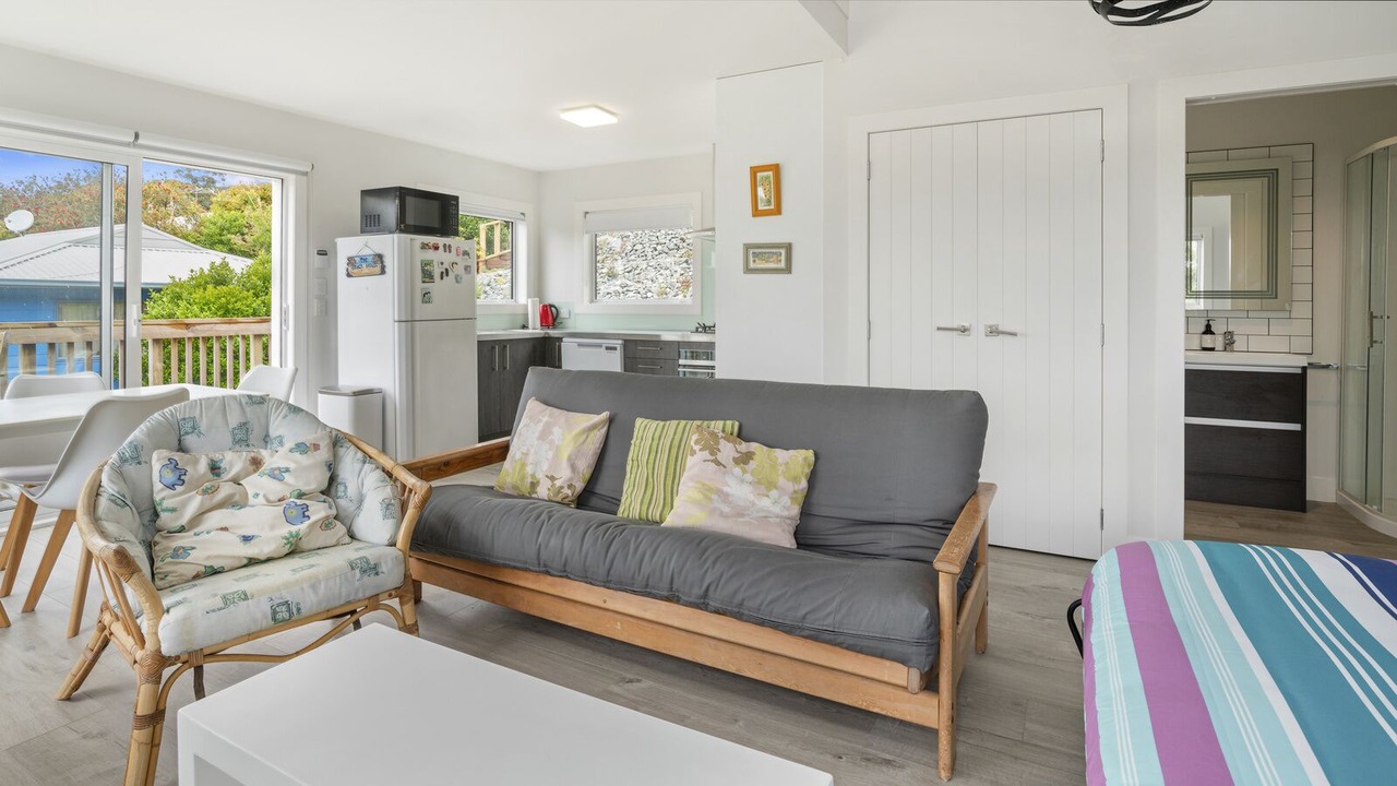 Photo of Livingroom in Mahurangi East