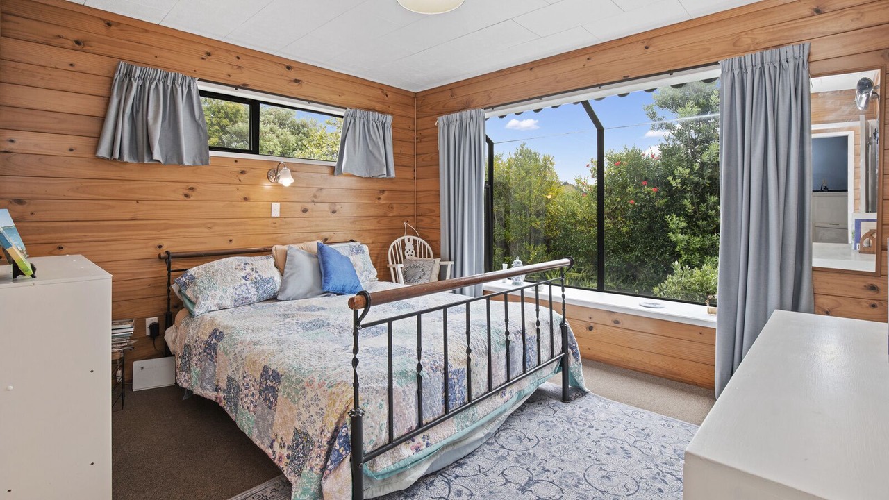 Photo of Bedroom in Snells Beach