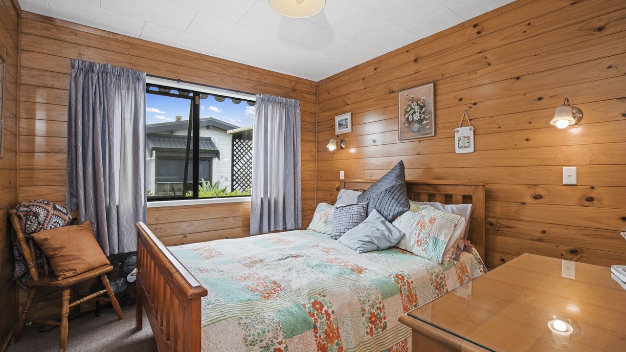 Photo of Bedroom in Snells Beach