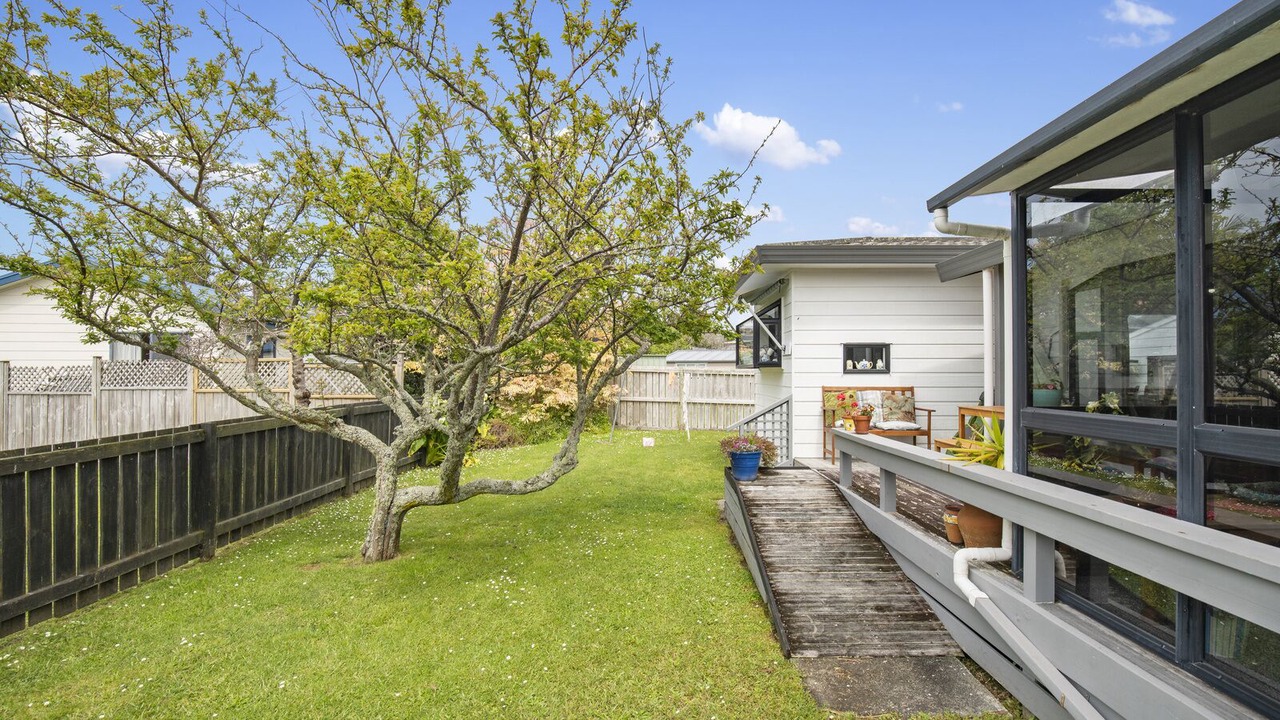 Photo of Patio Balcony in Snells Beach