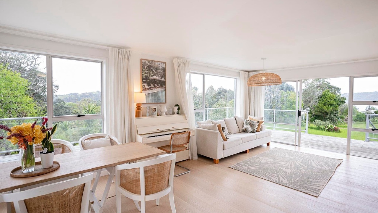 Photo of Livingroom in Mahurangi