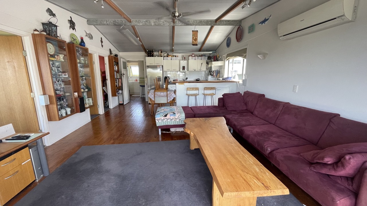 Photo of Livingroom in Algies Bay