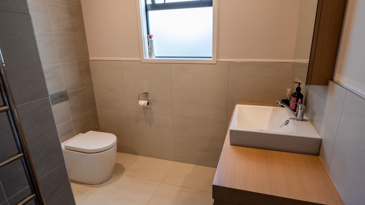 Photo of Bathroom in Ngaio Bay