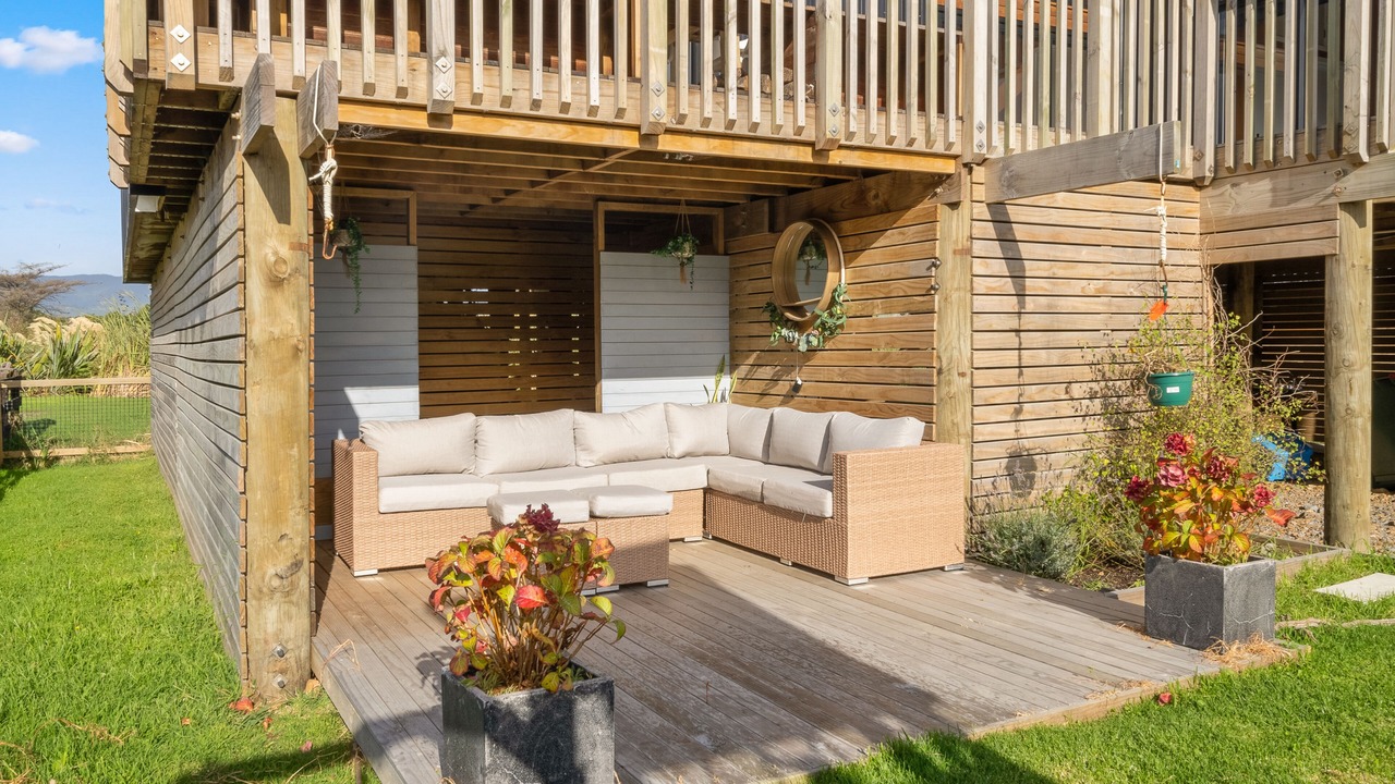 Photo of Patio Balcony in Otaki Beach