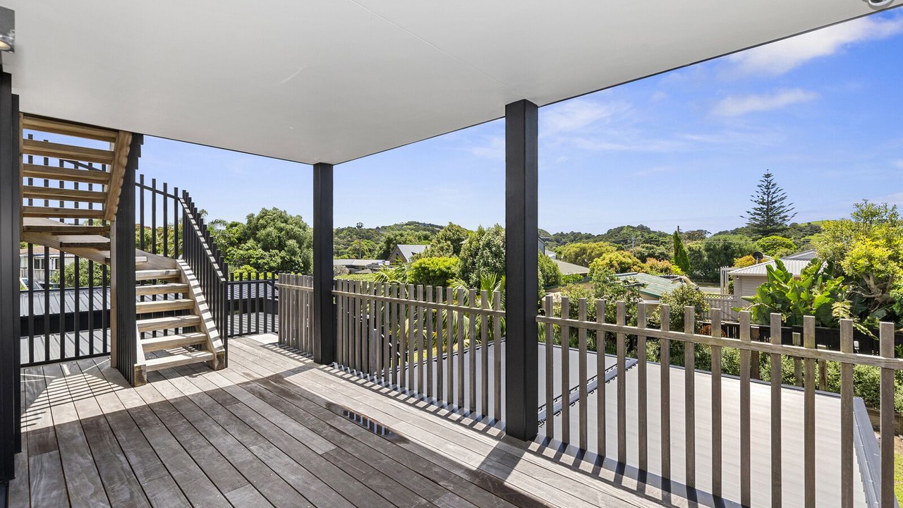 Photo of Patio Balcony in Matapouri