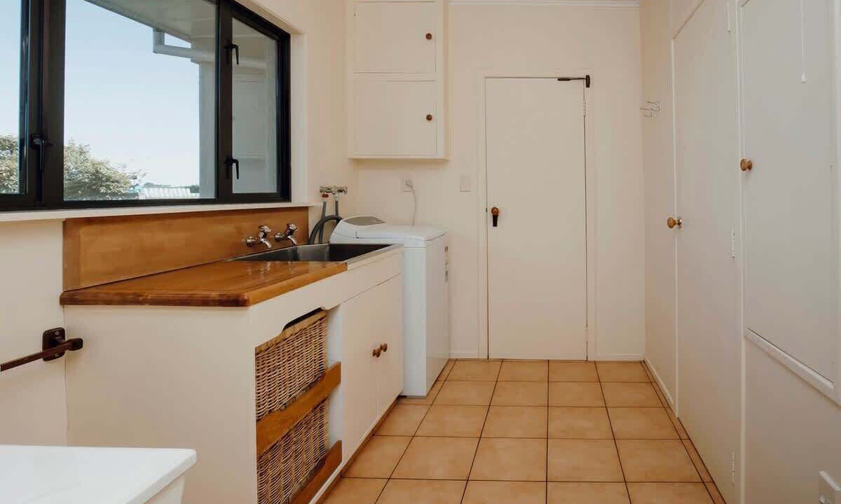 Photo of Bathroom in Okaiawa