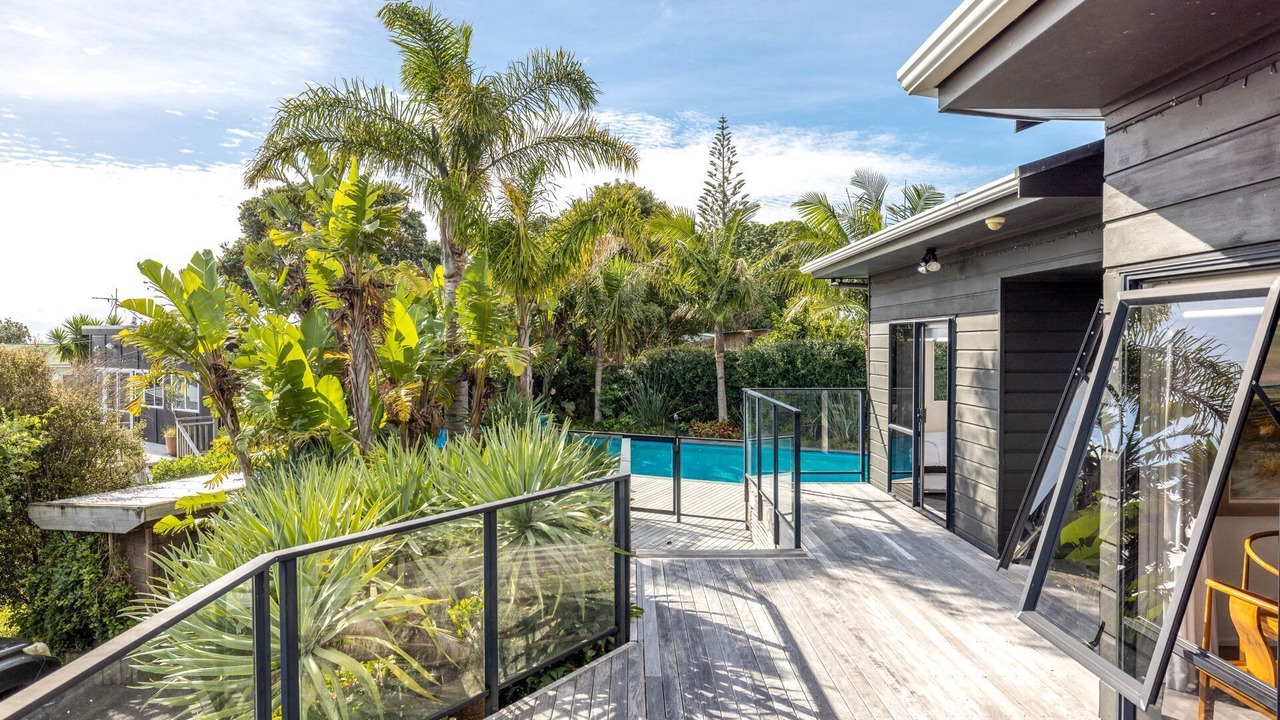 Photo of Patio Balcony in Waiheke Island