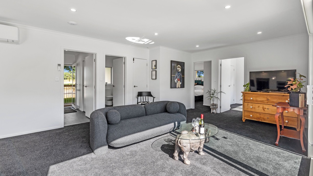 Photo of Livingroom in Lepperton