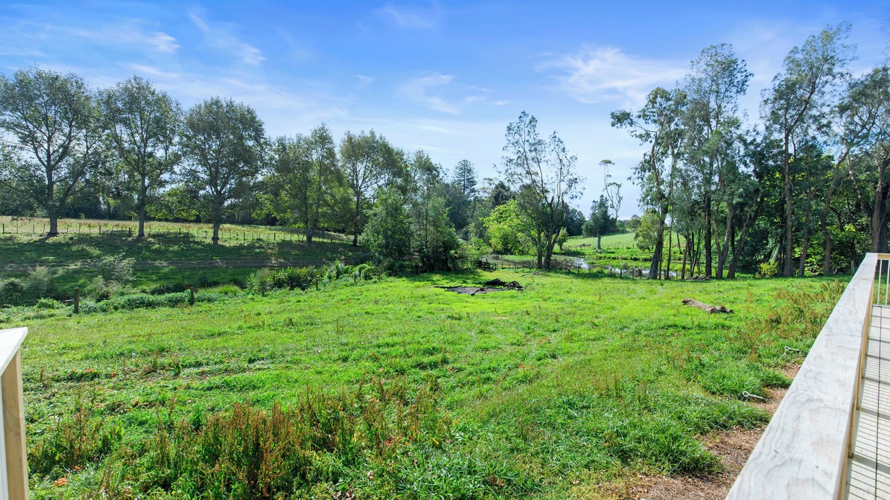 Photo of Outdoor in Lepperton