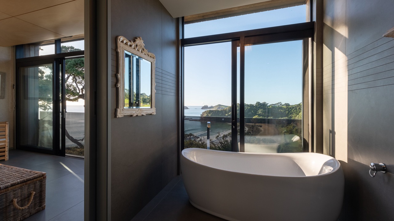 Photo of Bathroom in Whananaki North