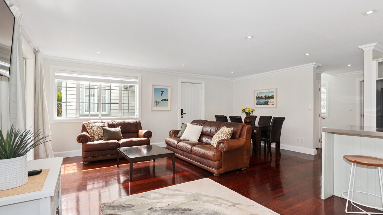 Photo of Livingroom in Russell