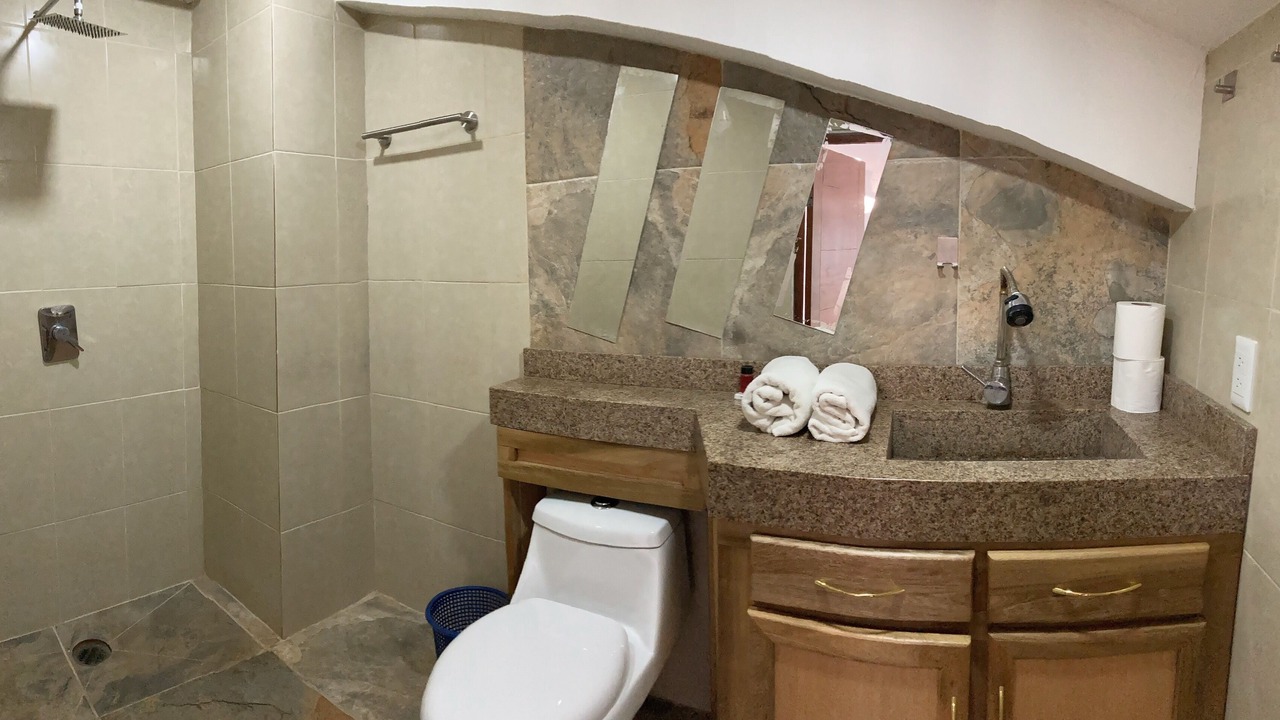 Photo of Bathroom in R