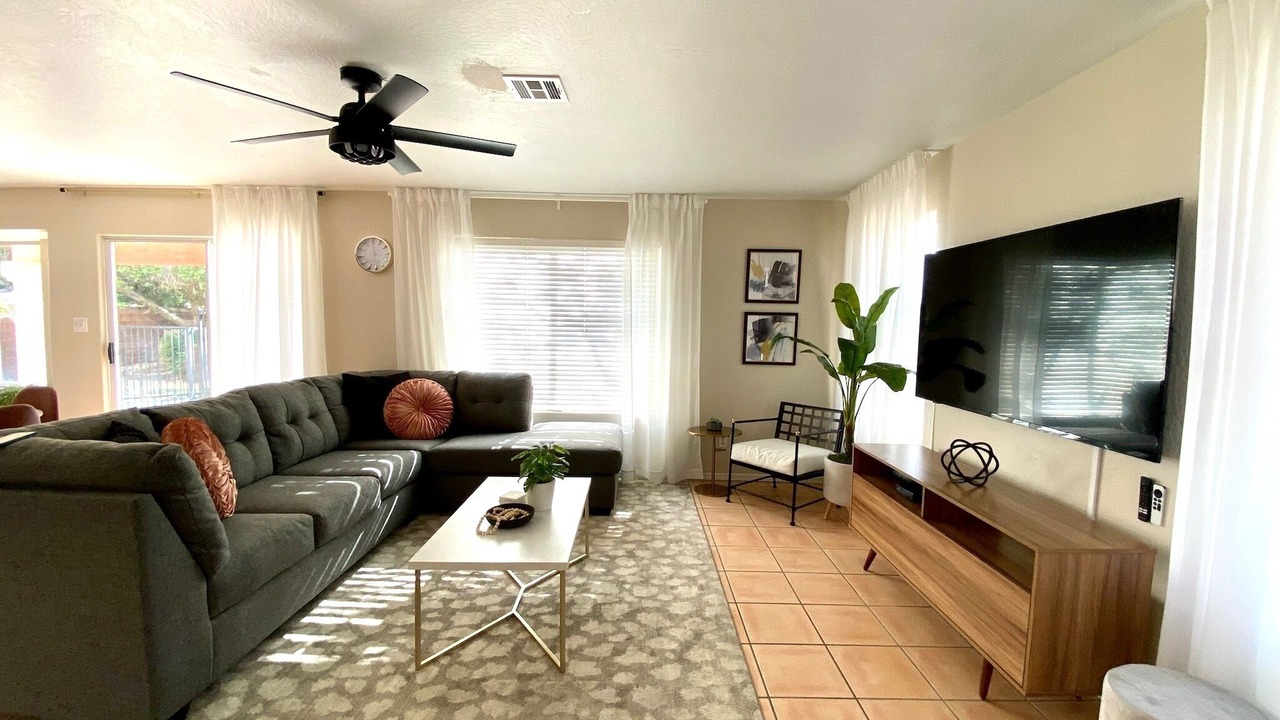 Photo of Livingroom in Mesa Del Sol