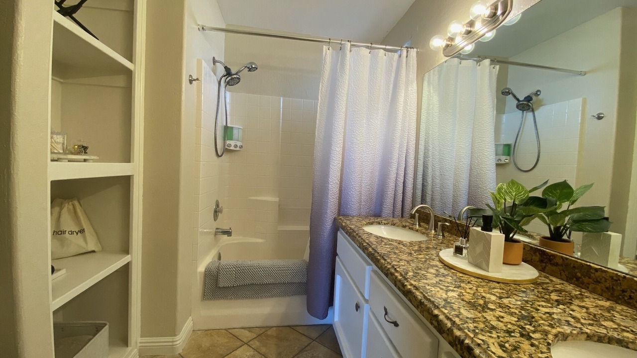 Photo of Bathroom in Mesa Del Sol
