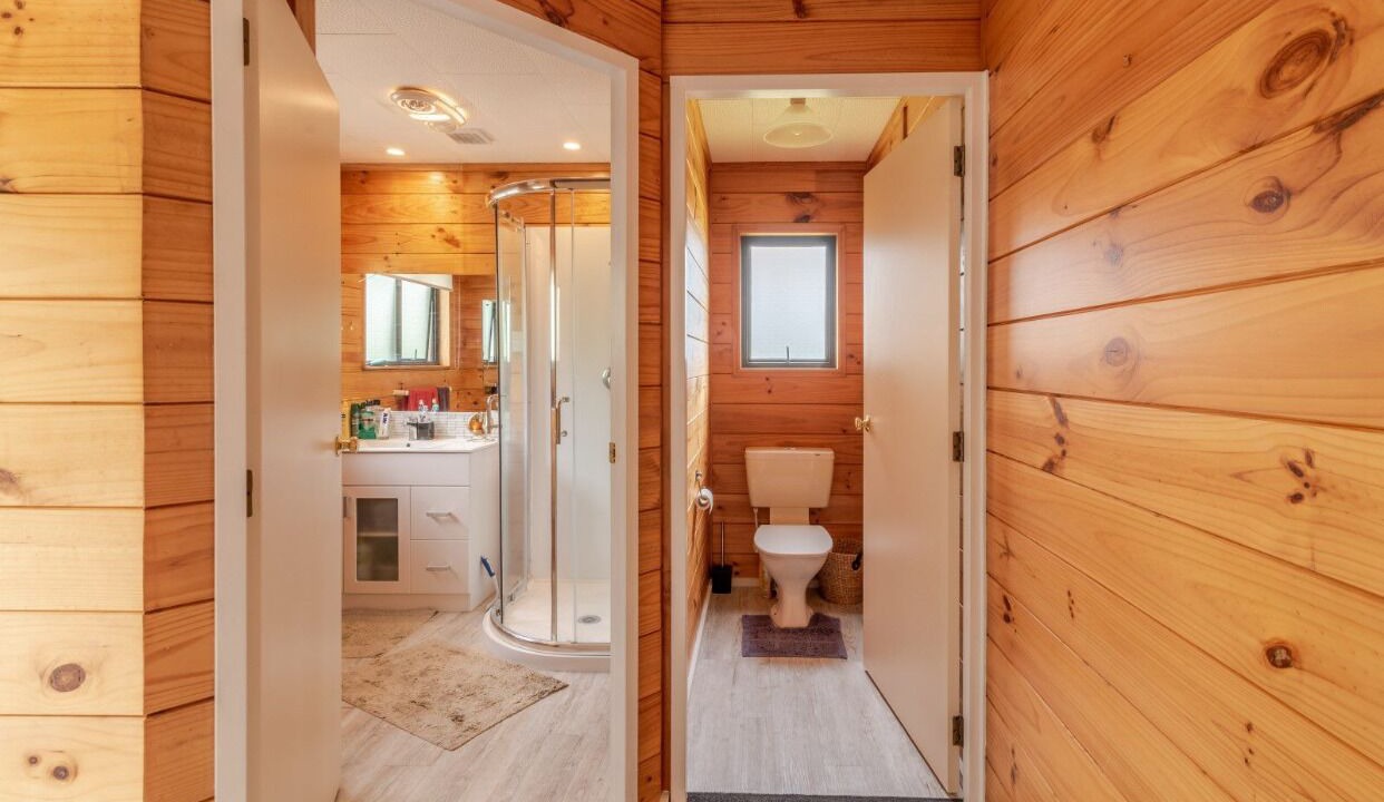 Photo of Bathroom in Duvauchelle