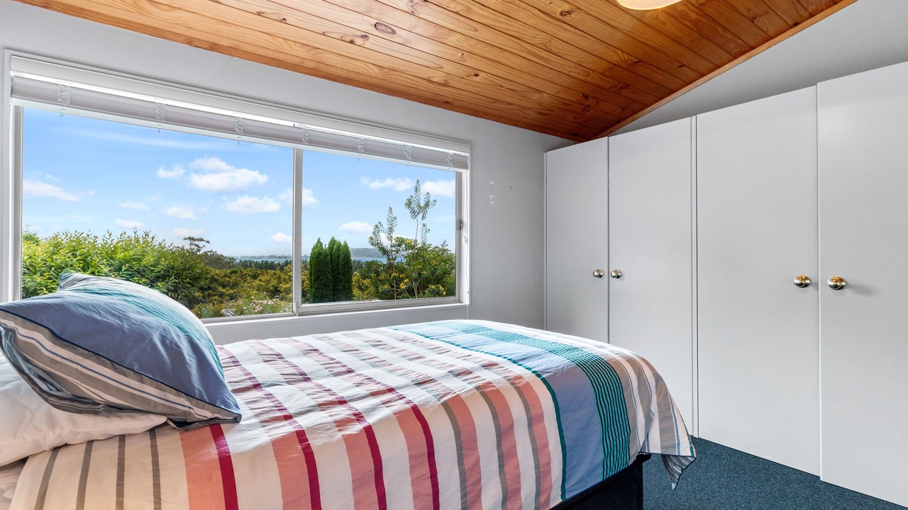 Photo of Bedroom in Athenree
