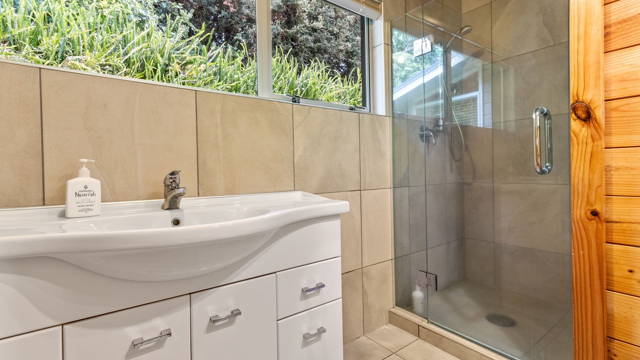 Photo of Bathroom in Athenree
