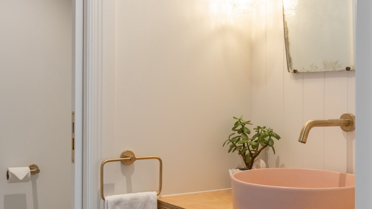 Photo of Bathroom in Muriwai