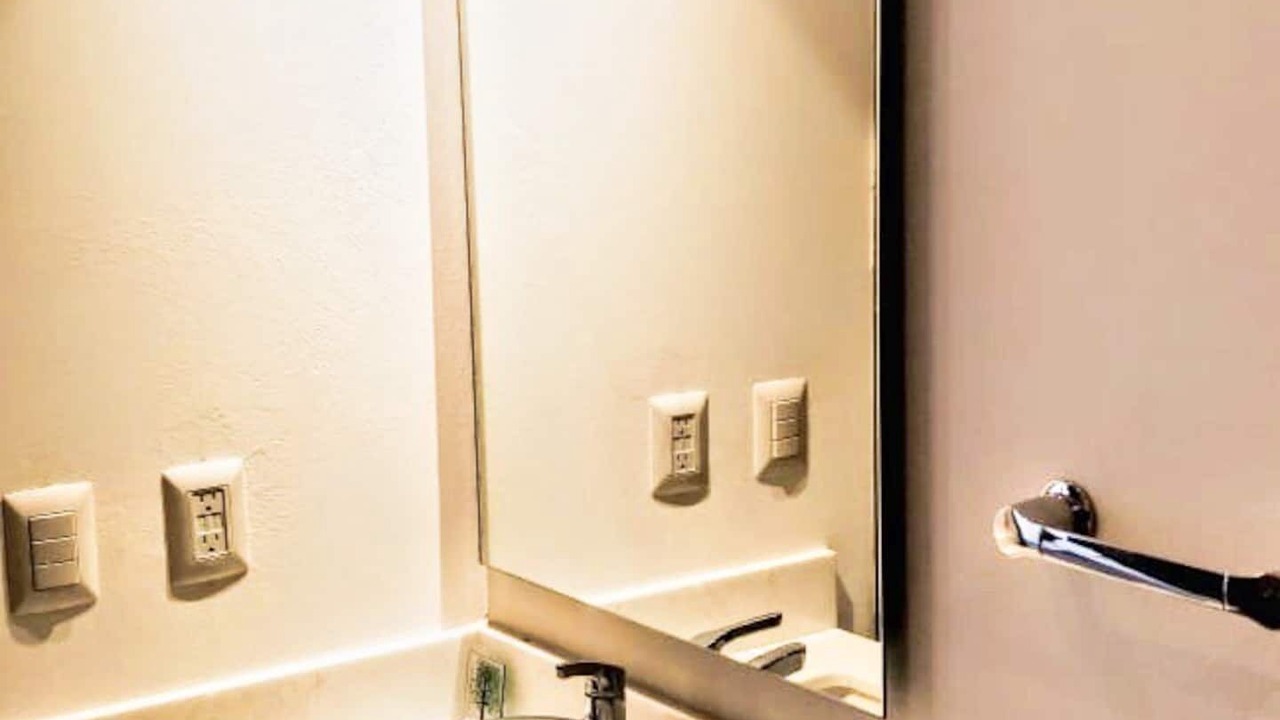 Photo of Bathroom in Anahuac