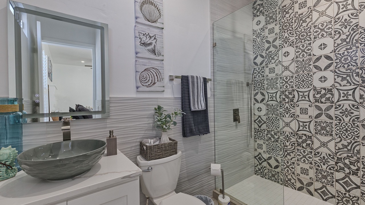 Photo of Bathroom in Laguna Shores