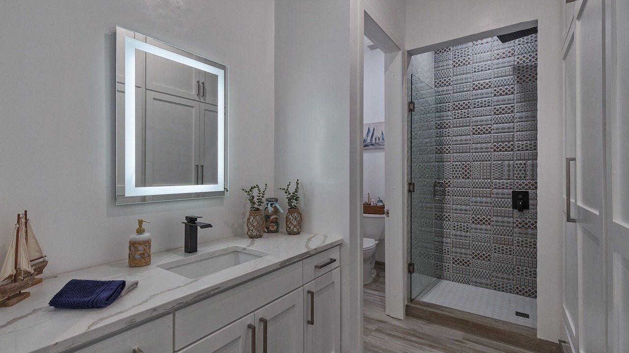 Photo of Bathroom in Laguna Shores