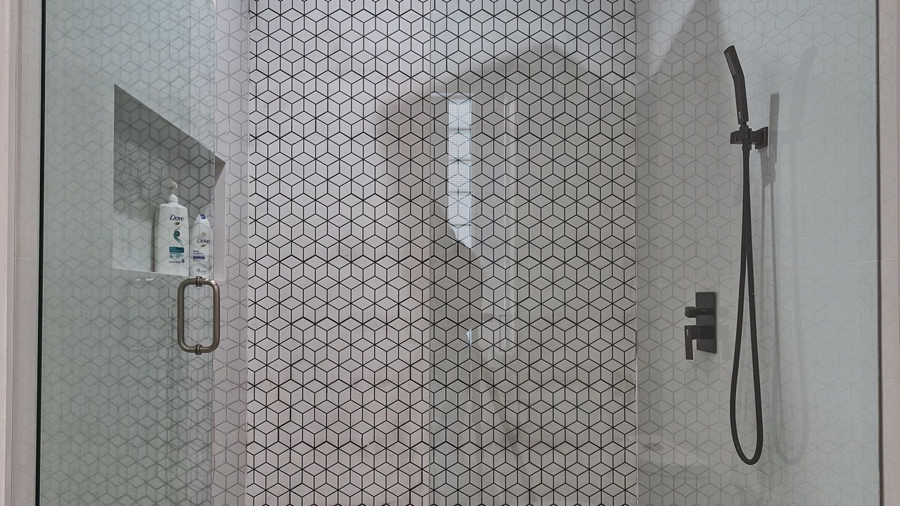 Photo of Bathroom in Laguna Shores