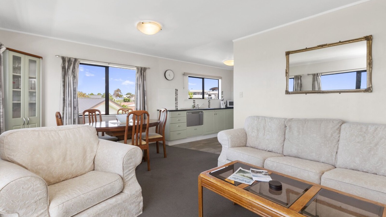 Photo of Livingroom in Snells Beach