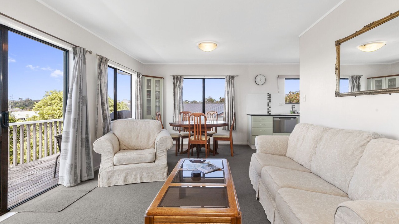 Photo of Livingroom in Snells Beach