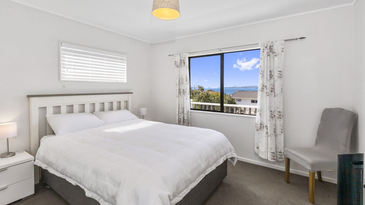 Photo of Bedroom in Snells Beach