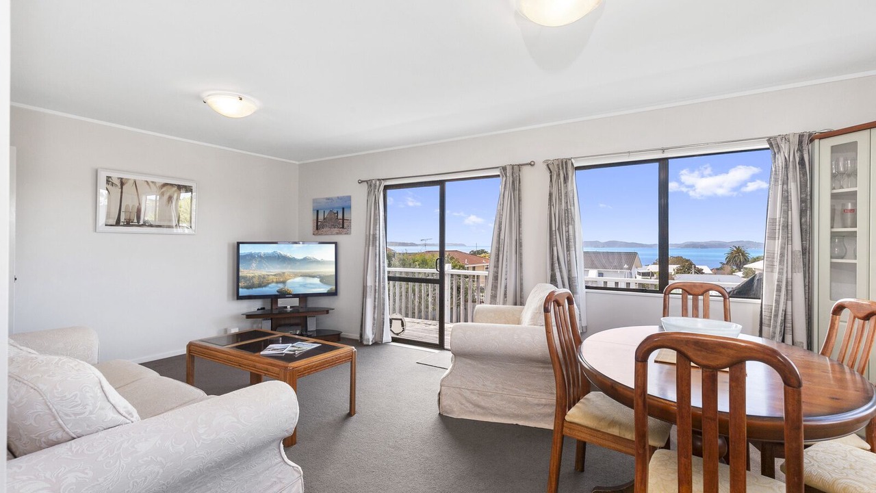 Photo of Livingroom in Snells Beach