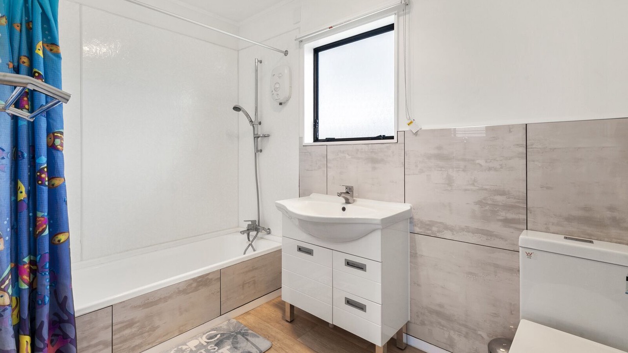 Photo of Bathroom in Snells Beach