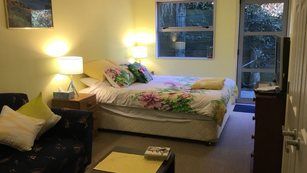 Photo of Bedroom in Maraetai