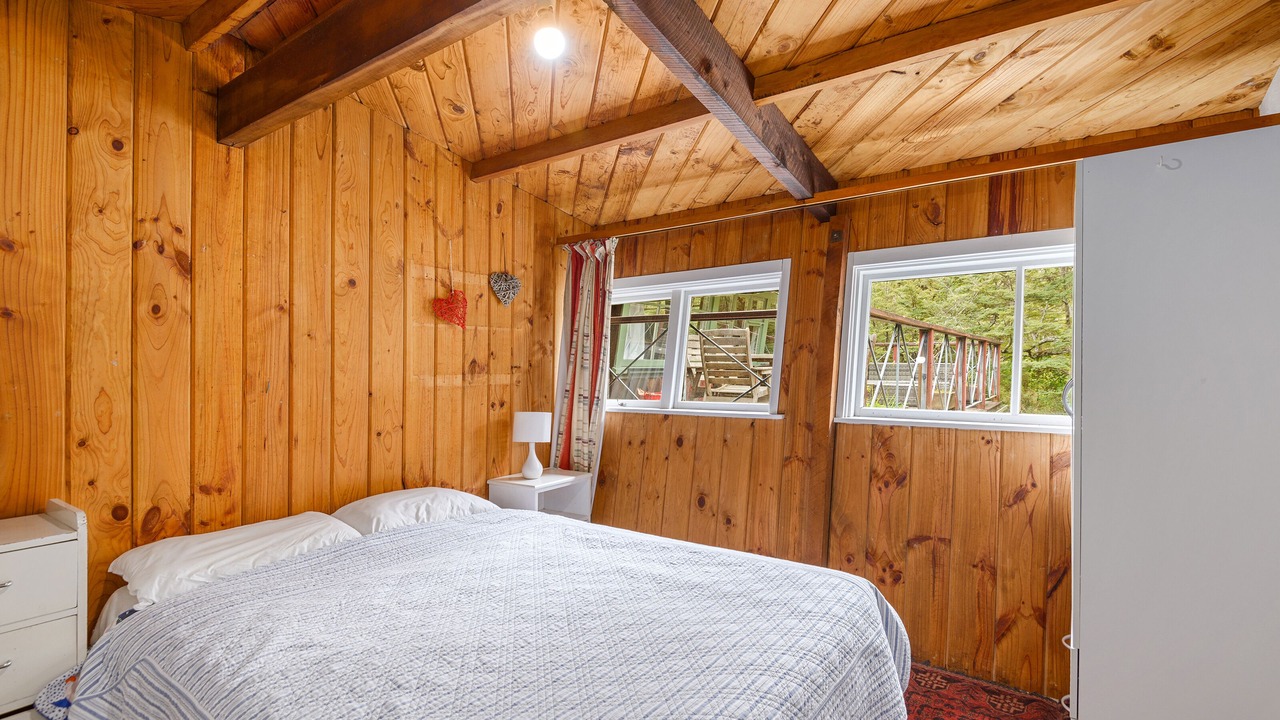 Photo of Bedroom in Arthur's Pass